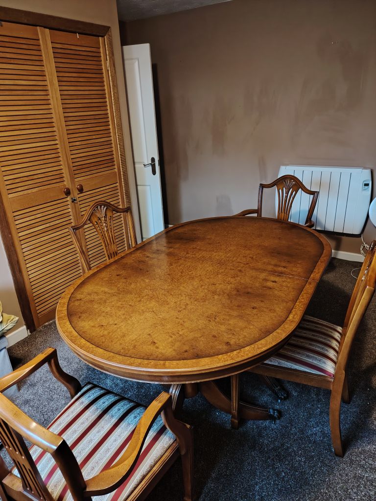Dining table and 6 chairs