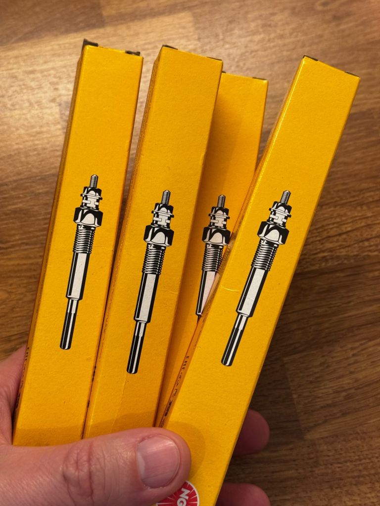 NGK Pencil-Type Glow Plug Y1055AS (NGK 95015)