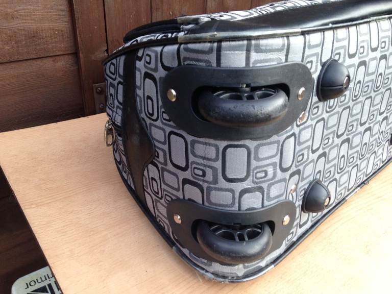 Travel bag holdall small suitcase pull along