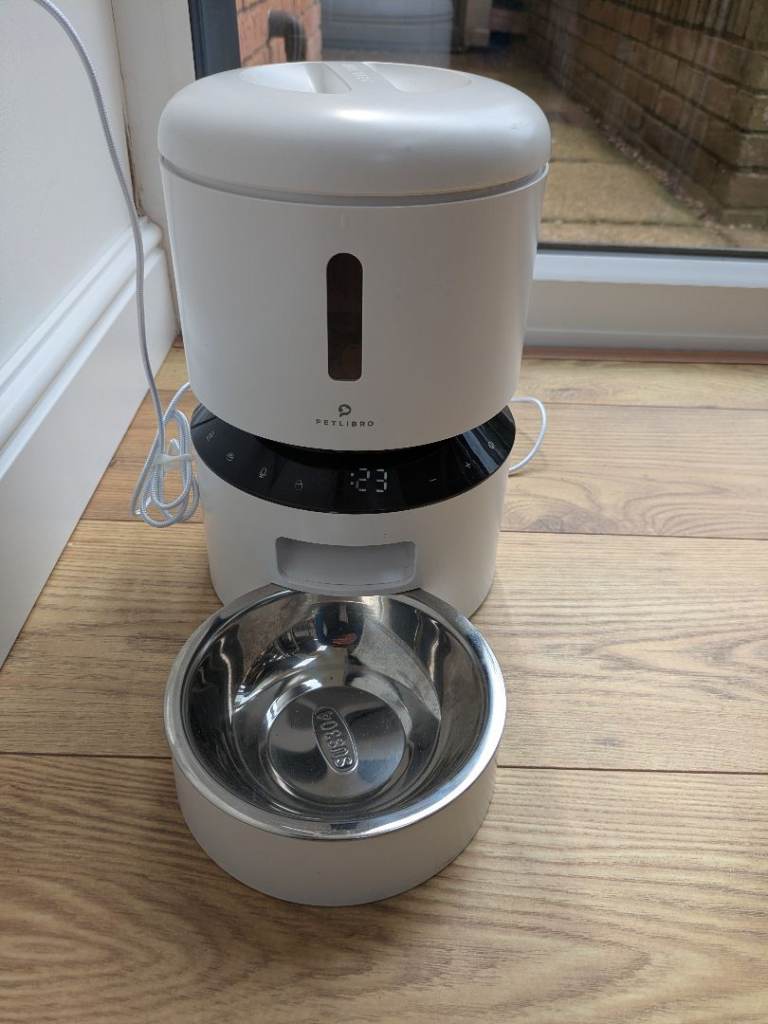 Petlibro automatic dry food dispenser