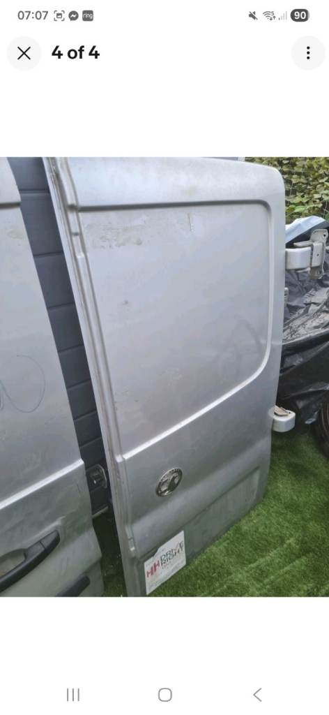 Vauxhall vivaro back doors 2015