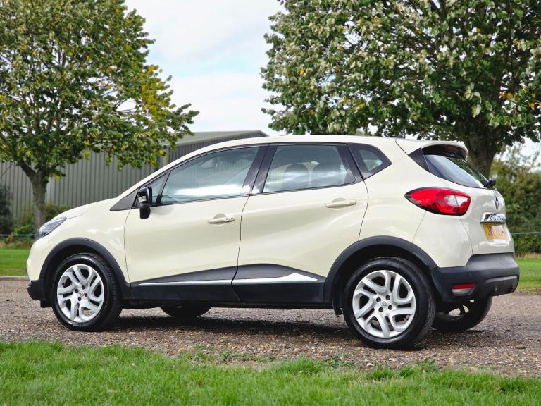 2016 Renault Captur 1.2 TCe ENERGY Dynamique Nav Auto Euro 6 (s/s) 5dr HATCHBACK Petrol Automatic