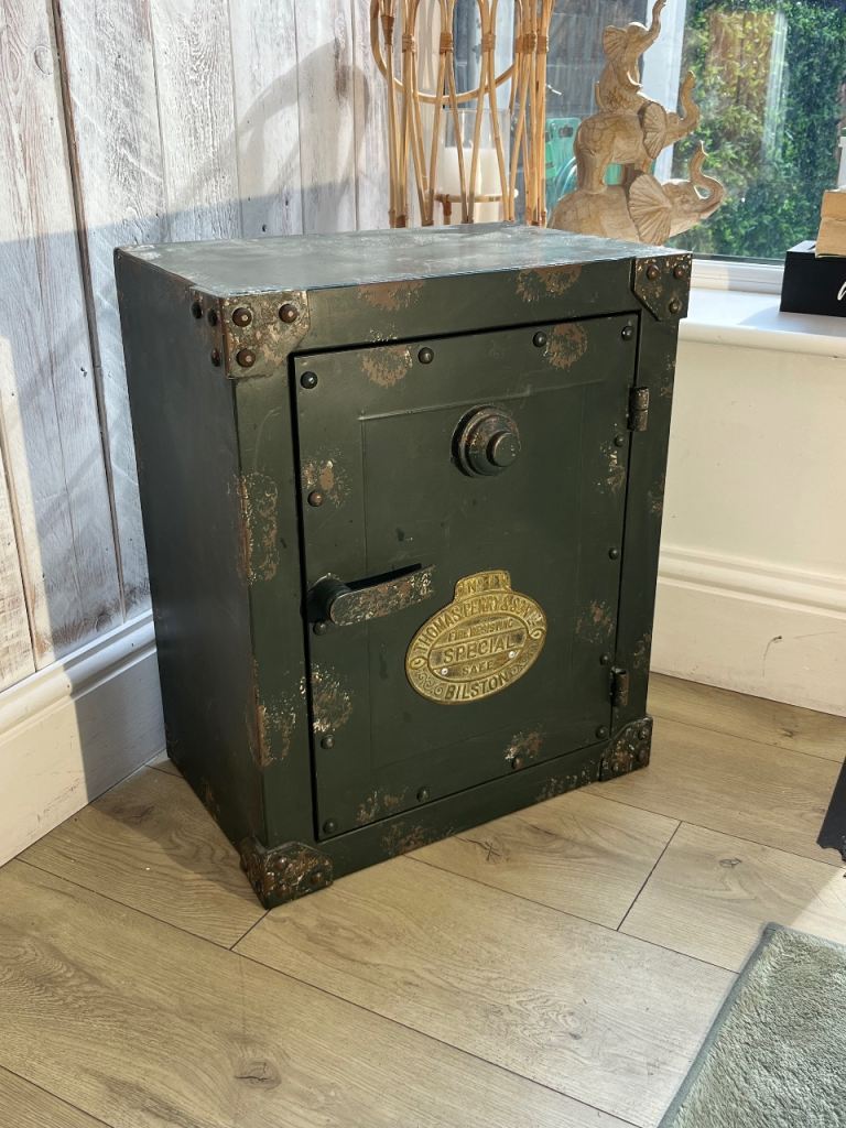 Old style safe green bank vault strong box home bar mancave Wild west movie prop