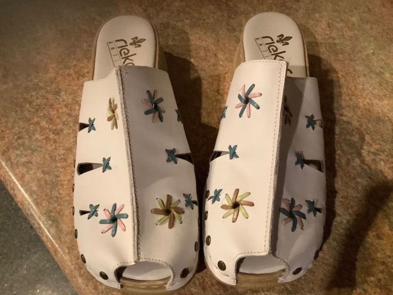 REIKER ANTISTRESS. BRAND NEW size 42. Wrong size gift & IMMACULATE CLEAN CONDITION 
