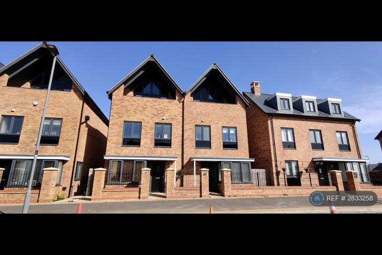 4 bedroom house in Longhorn Drive, Milton Keynes, MK8 (4 bed) (#2833258)