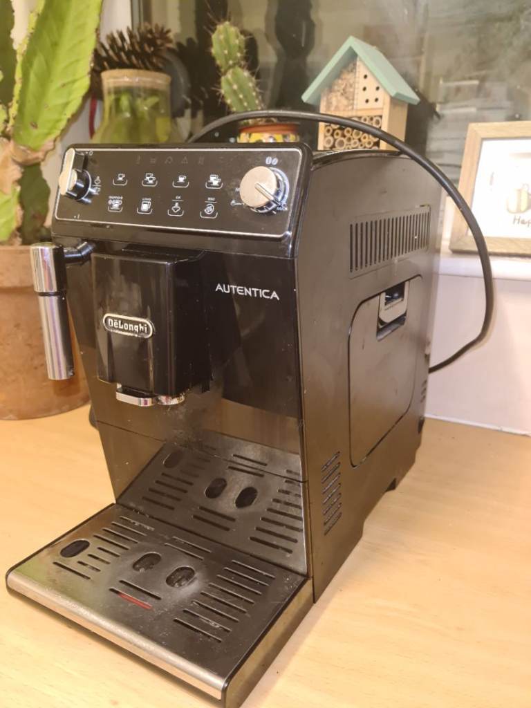 De'Longhi Autentica Bean-to-Cup Coffee Machine – Black, Great Condition