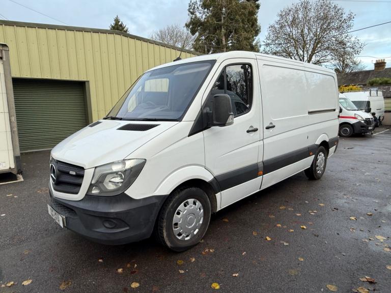2018 MERCEDES SPRINTER 2.1L DIESEL WHITE MANUAL MWB LOW ROOF PANEL VAN - 194K