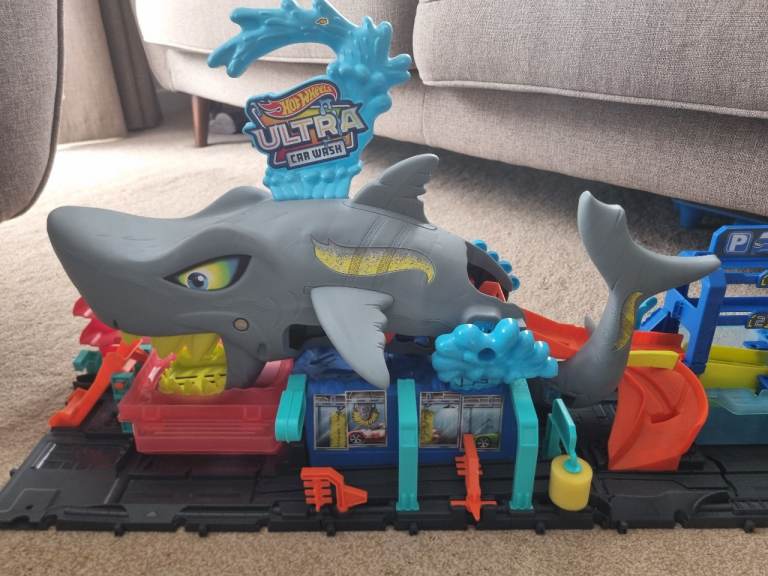 Hot Wheels City ULTRA Shark Car Wash - Kids Activity Toy