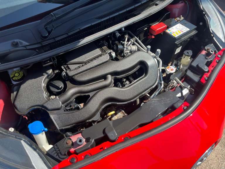 TOYOTA AYGO 1.0 VVT-i x-trend in Super Red 2021