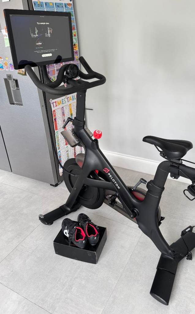 Peloton Bike (3rd Gen) – Excellent Condition, Very Low Usage (incl. 360 swivel screen, fan, etc)