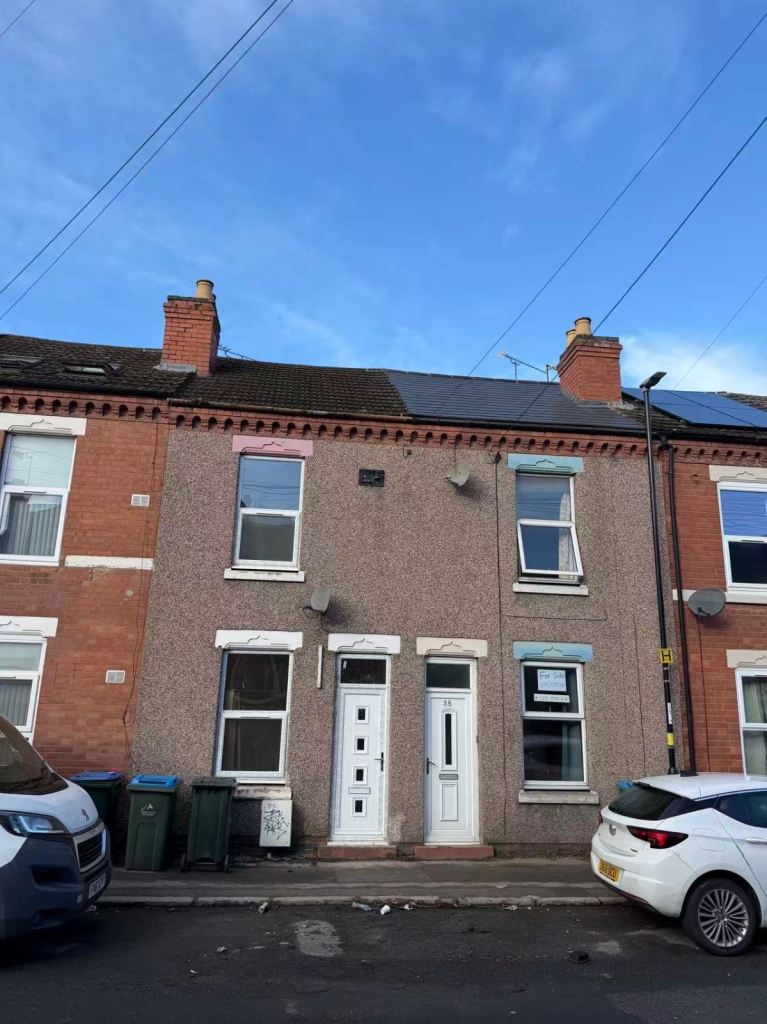 House for sale reduced price close university of Coventry 