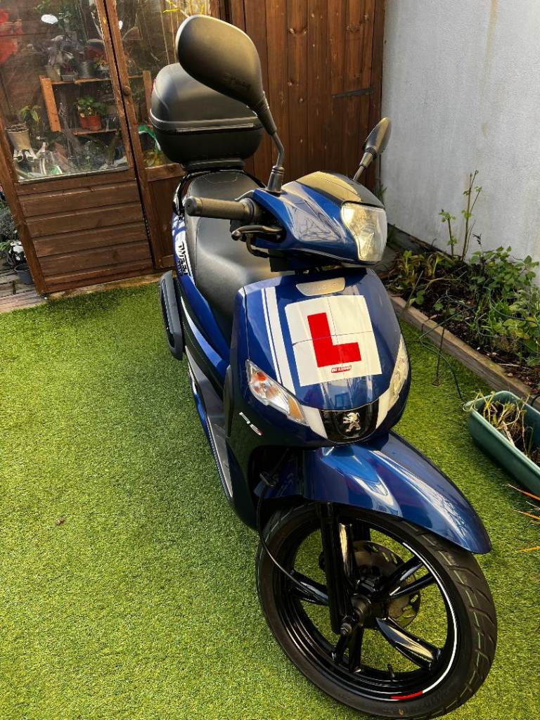 Peugeot, TWEET 125 RS, 2024, 125 (cc) In beautiful condition 4,200 miles only, fully serviced