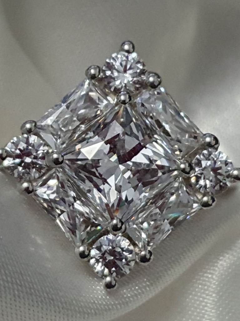 Womans Swarovski ring Size N Silver 925 Platinum Overlay new 