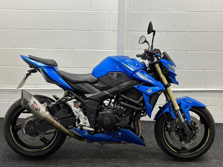 SUZUKI GSR750 ** YOSHI EXHAUST - TAIL TIDY - FEB 27 MOT **