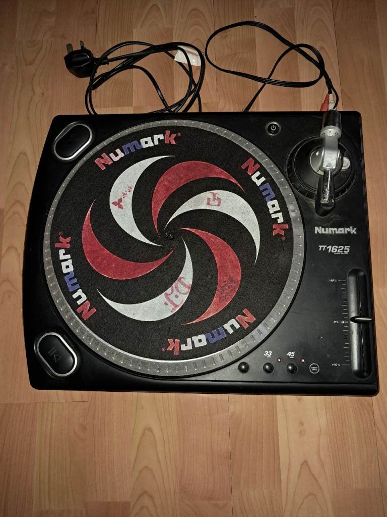 Numark TT1625 Turntable; For parts only