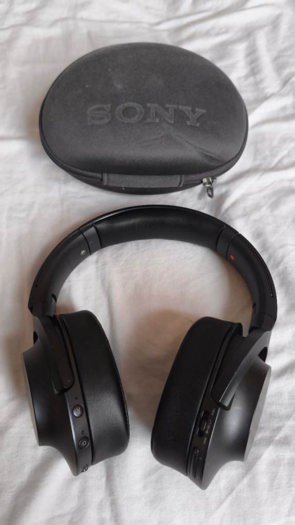 SONY HEADPHONES Bluetooth noise cancelling wireless AS NEW 