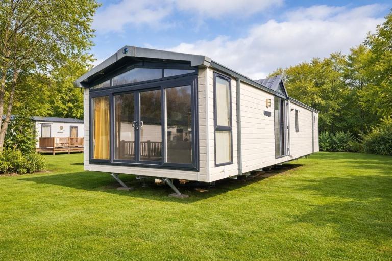 Swift Champagne Lodge