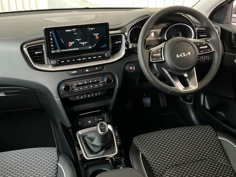 2025 Kia Ceed 1.5T GDi ISG 138 3 5dr Hatchback PETROL Manual