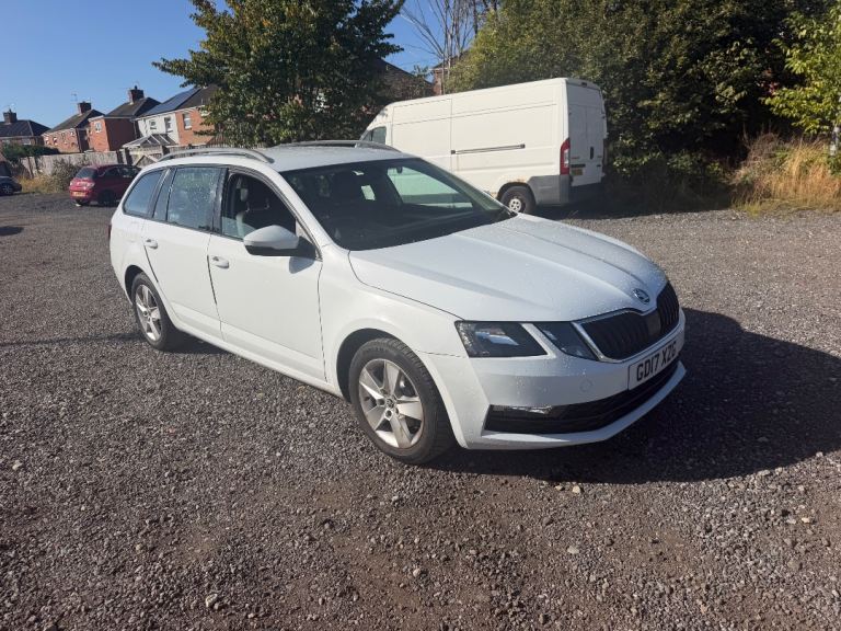 Skoda, OCTAVIA, Estate, 2017, Semi-Auto, 1598 (cc), 5 doors