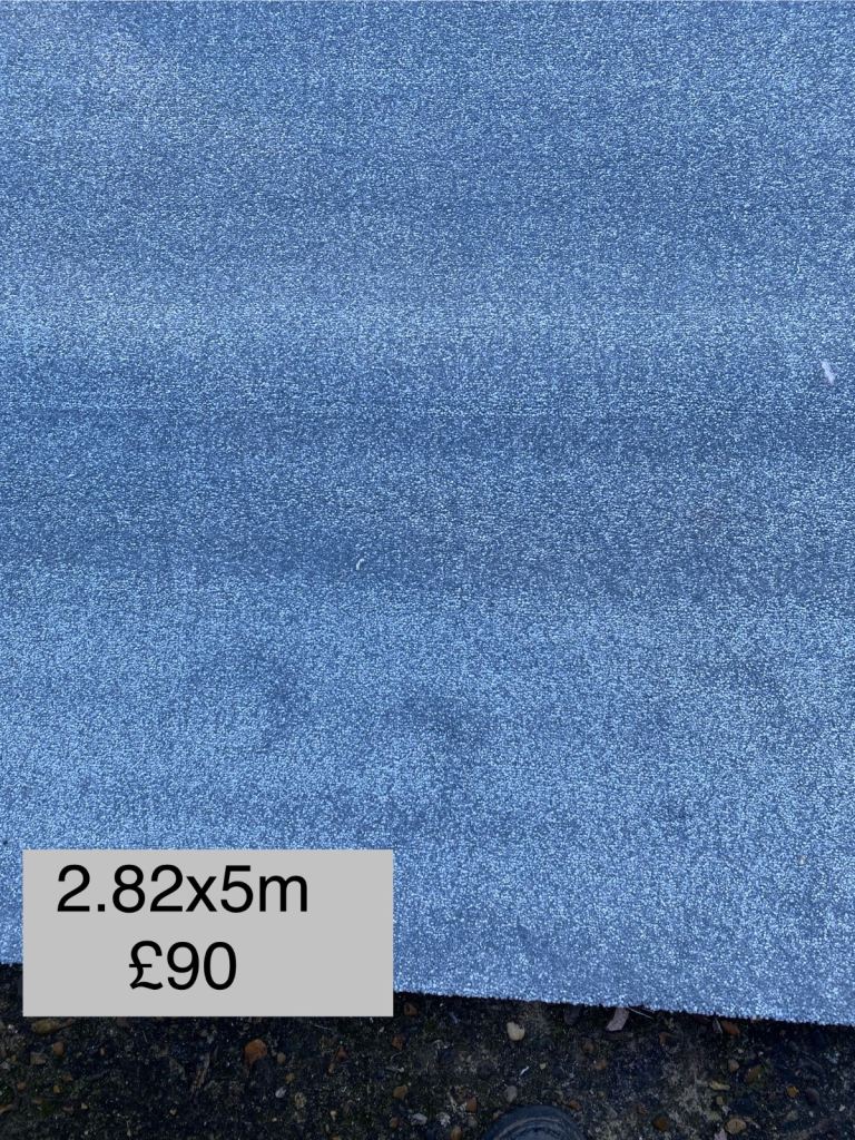 Grey carpet remnant 2.82x5m