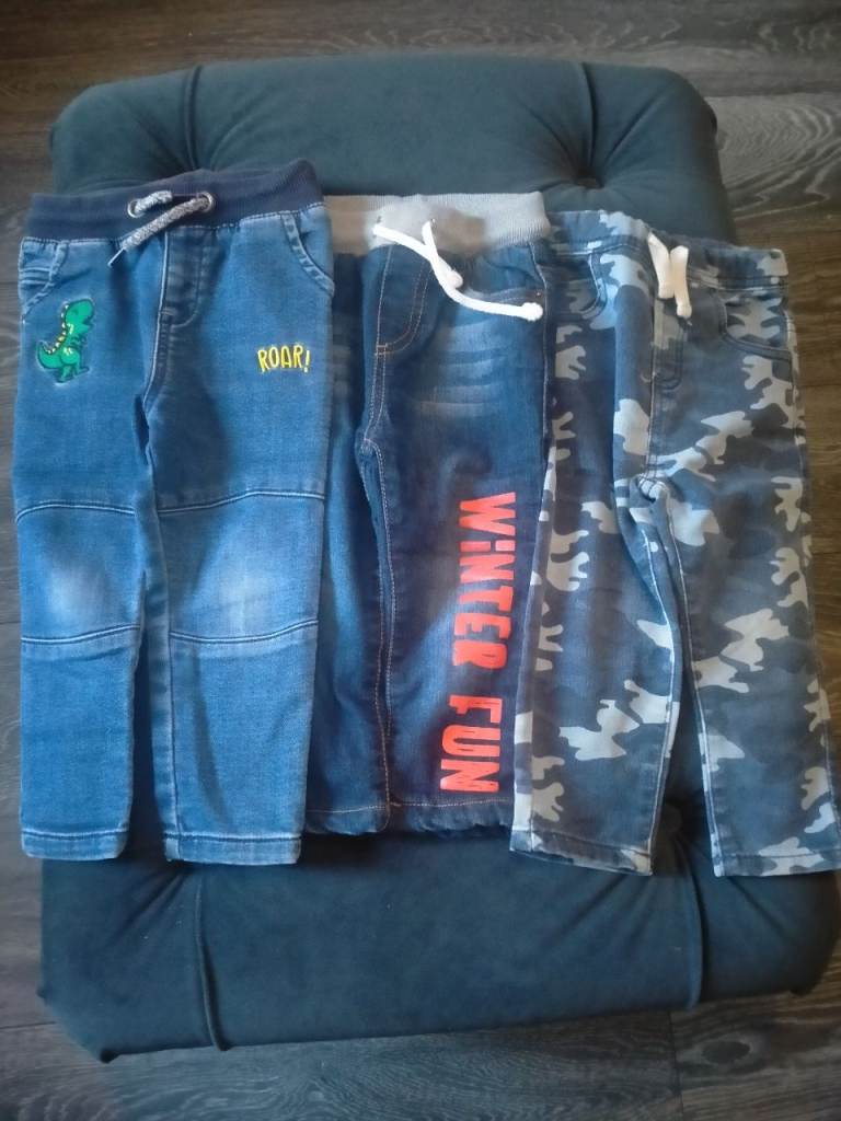 3 pairs of jeans 