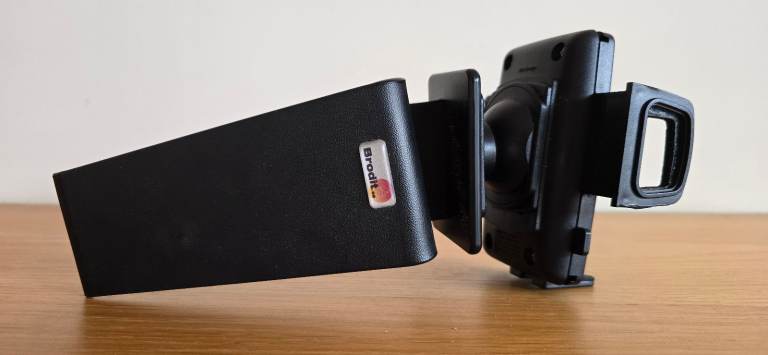 Nissan Navara Brodit ProClip Mounting Bracket - Console mount (634521) and phone cradle