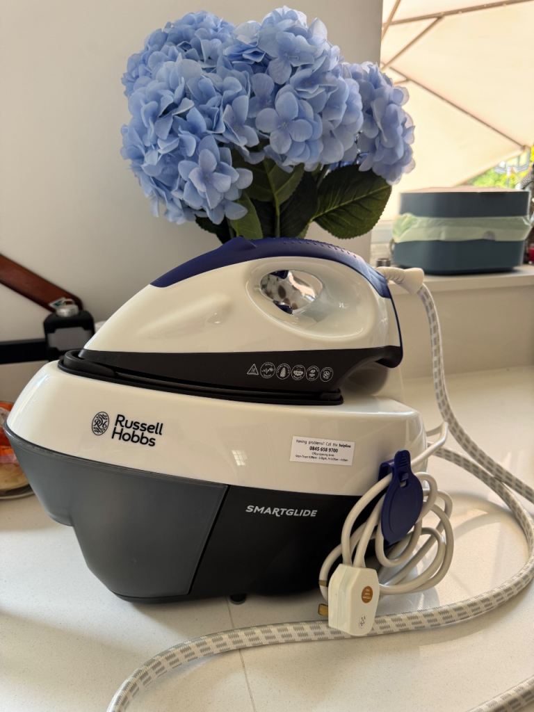 Russell Hobbs Smartglide Iron – White, Good Condition
