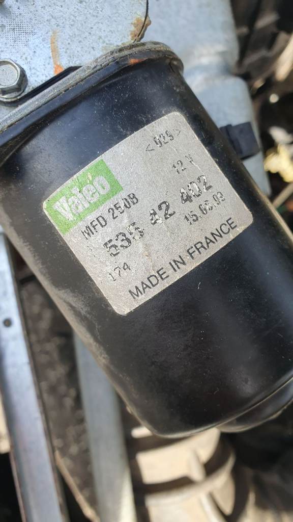 Renault Traffic/ Vauxhall Arena 1990-2001 front Windscreen wiper motor WANTED