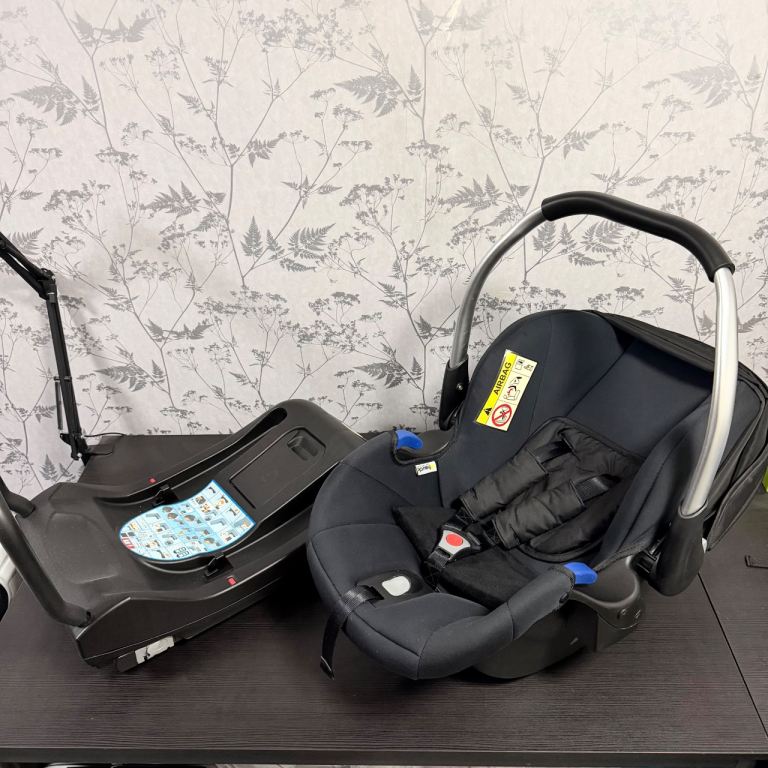 Hauck ISOFIX Car Seat with Base Newborn to 13kg Baby Car Seat Set + Free Mirror