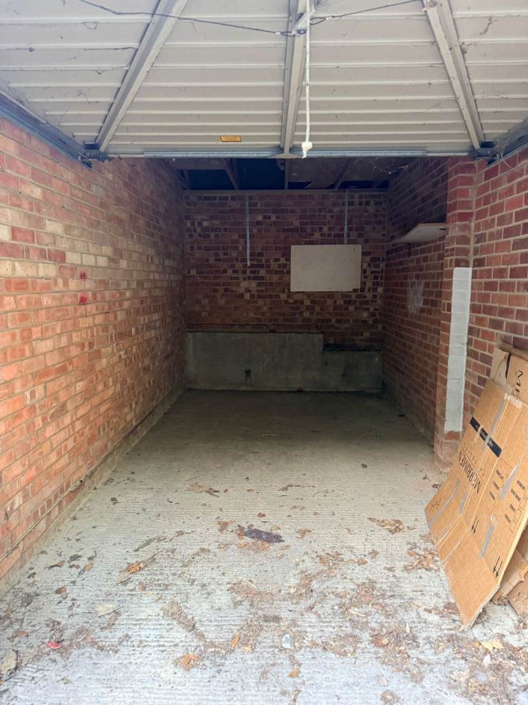 Garage for rent