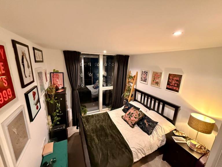 Dbl room with balcony and private bathroom