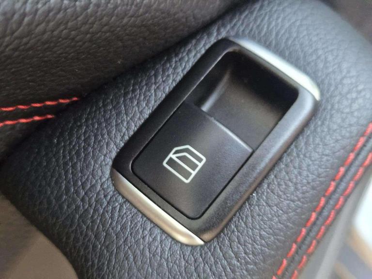 2016 Mercedes-Benz GLA GLA 220d 4Matic AMG Line 5dr Auto [Prem Plus] ESTATE DIESEL Automatic