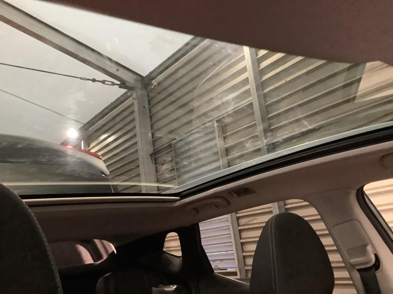 2018 Nissan Qashqai 1.5 dCi N-Connecta 5dr ++ PANROOF / NAV / CAMERA / ULEZ / 7 SERVICES ++ HATCH...