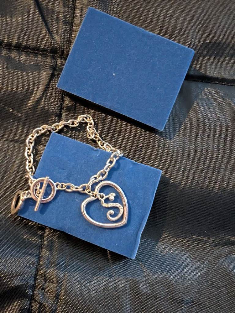 Joblot of fashion jewellery, necklaces, earrings, bracelets, ideal gifts new