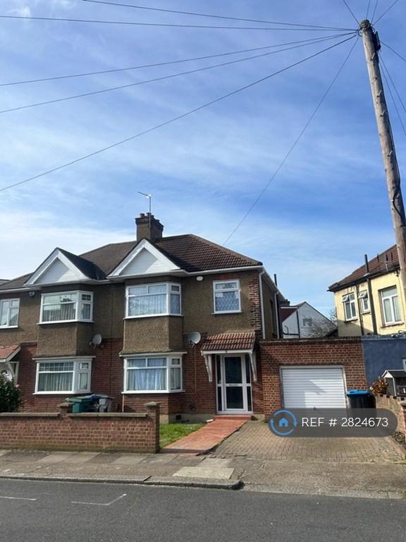 3 bedroom house in Lewis Crescent, London, NW10 (3 bed) (#2824673)