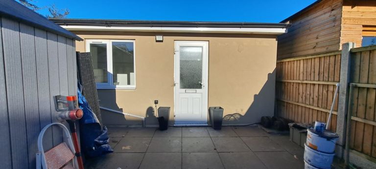 2 bedroom annex for rent