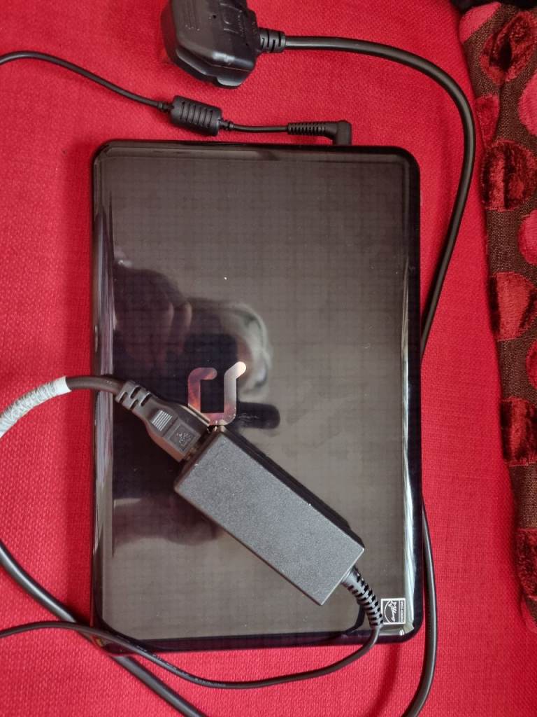HP Netbook with original charger and instructions
