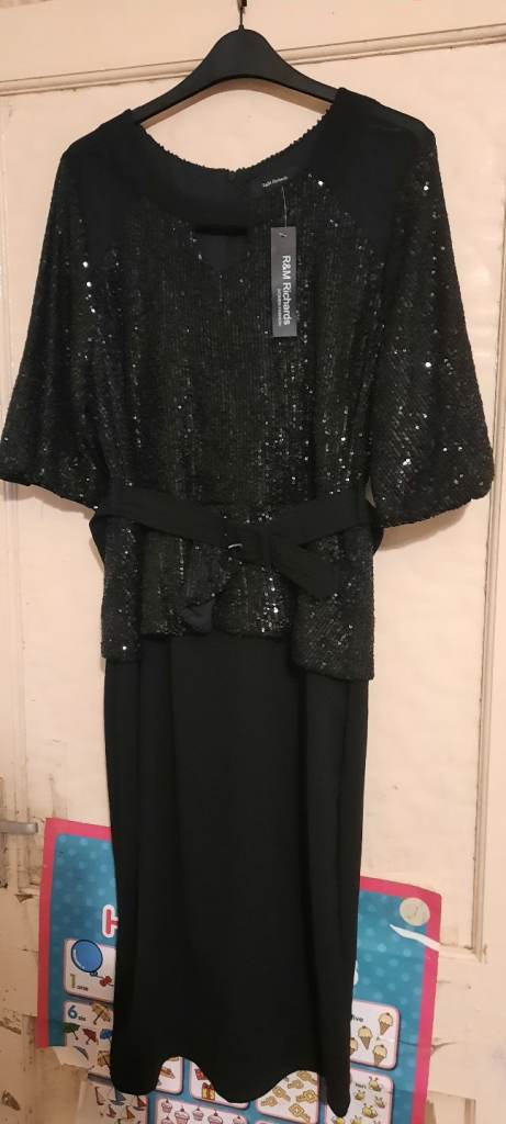 Lovely Women dress size 20, size 16. Size 20