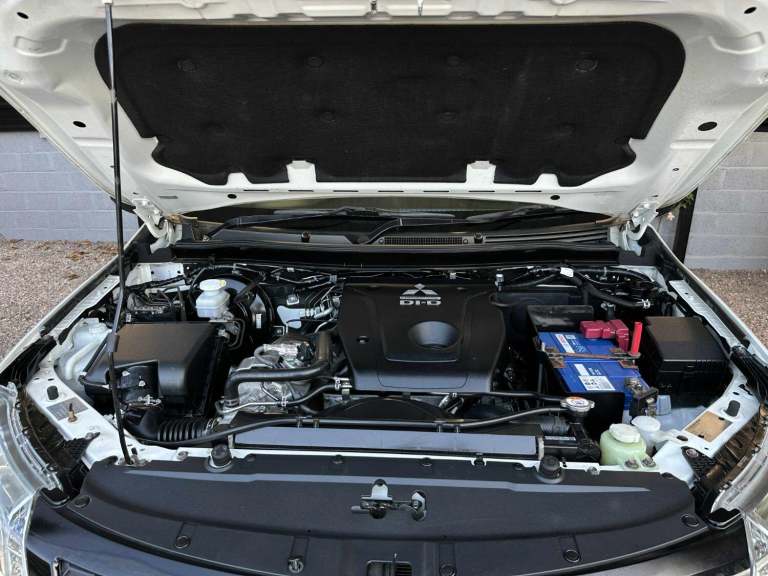 MITSUBISHI L200 2.4 DI-D DC Challenger White Auto Diesel 2020+NO VAT+1 OWNER!