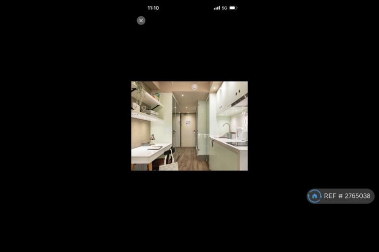 Studio flat in Western Avenue, London, W3 (#2765038)