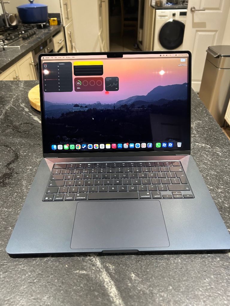 Apple MacBook Air M4– very good Condition