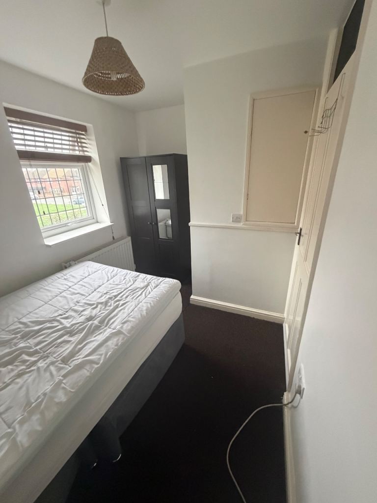 2 double rooms to rent in a shared house 