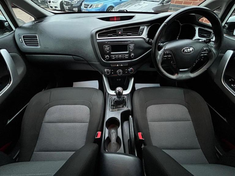 KIA CEED 1.6 CRDi 2 Euro 6 (s/s) 5dr 2015