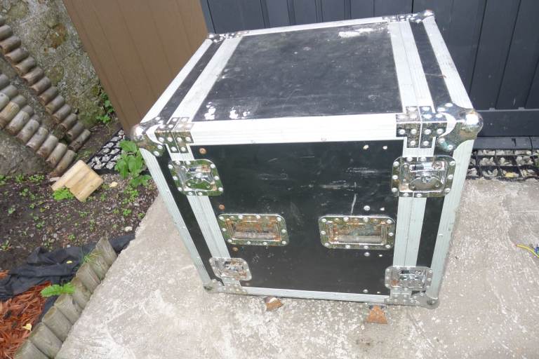 Heavy Duty LARGE DJ Flight Case on wheels