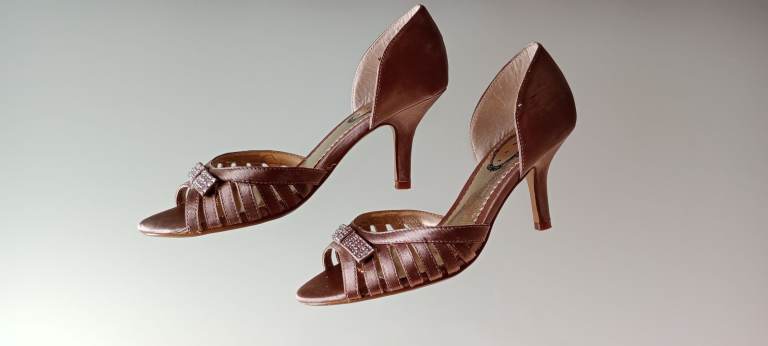 HIGH HEELS with BOWS