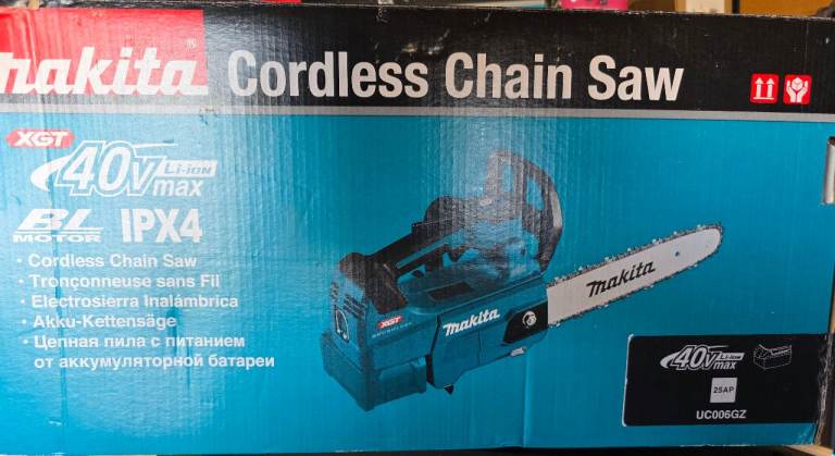 Makita UC006GZ Cordless Chain Saw - Brand New