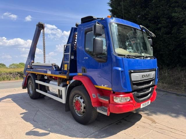 2018 18 DAF LF 230 Euro 6 Hyva extending arm skip loader