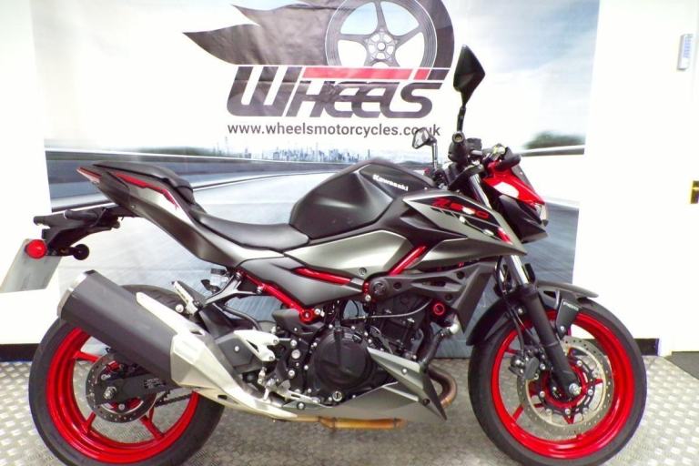 2025 KAWASAKI Z500 WITH ONLY 993 MILES FROM NEW