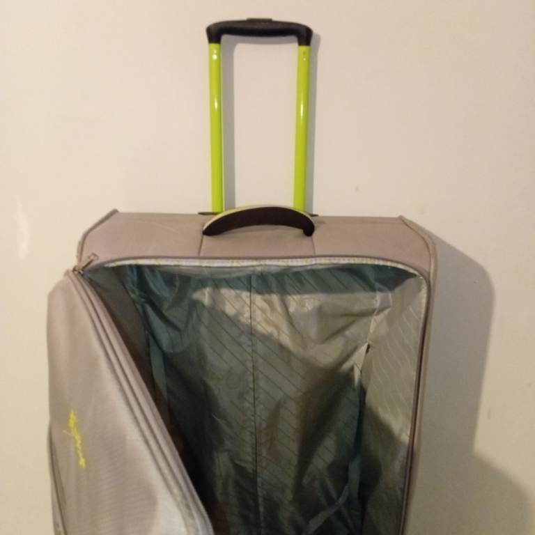 Big IT luggage suitcase 