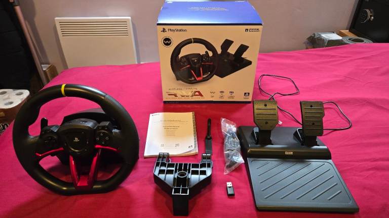 Hori Wireless RWA Racing Wheel Apex In Perfect Condition Boxed